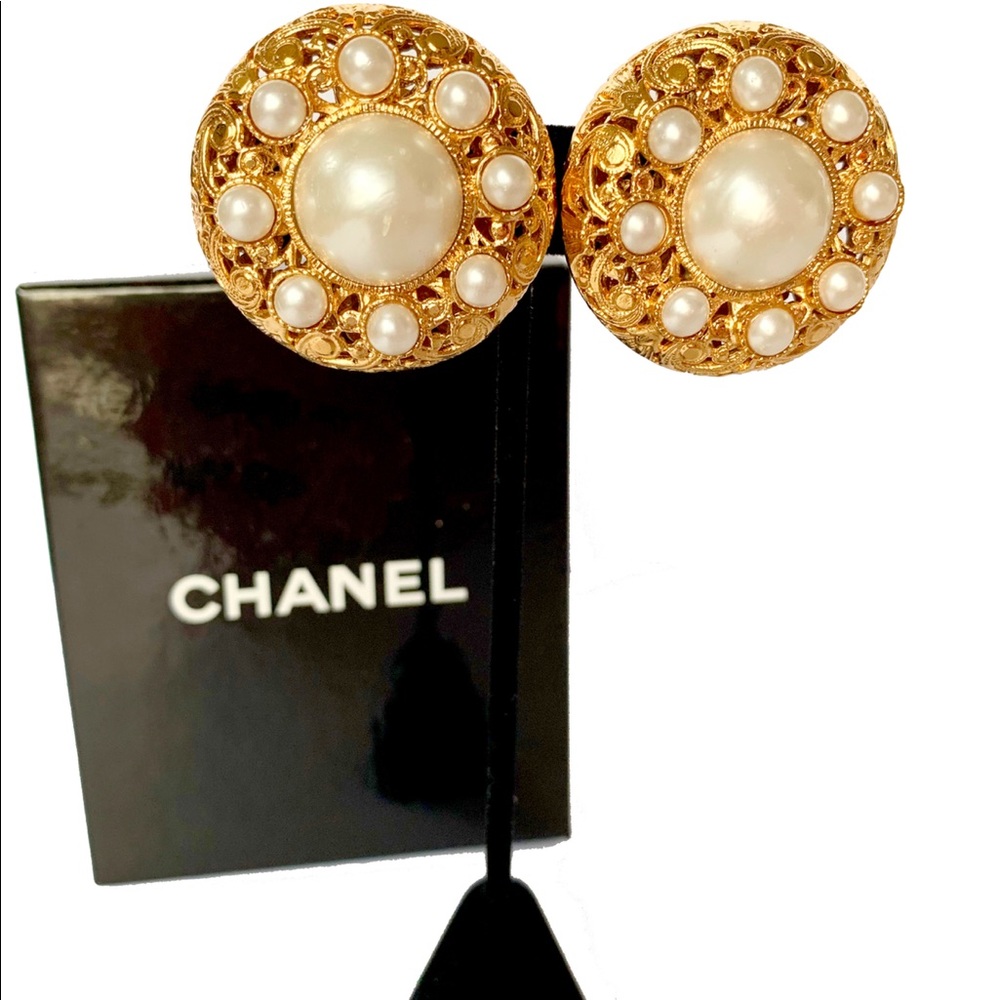 Chanel: Haute Couture Gilt Metal Filigree Earrings with Glass Pearls 1980s RARE